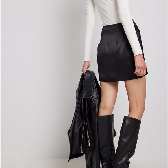 NA-KD Fitted High Waist Mini Satin Skirt - Picture 4 of 9